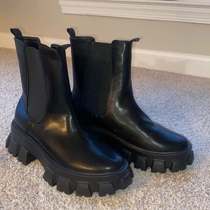 Princess Polly black booties never worn!